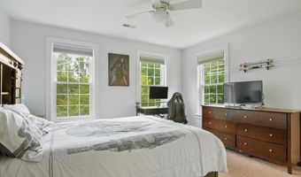4 Chablis Ct, Bedford, NH 03110