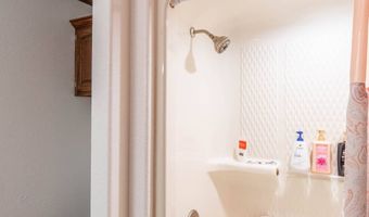 75 Walnut N Trl, McAlester, OK 74501