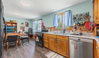5869 Beechwood Ave, Alliance, OH 44601