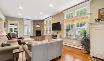 292 Plymouth St, Abington, MA 02351