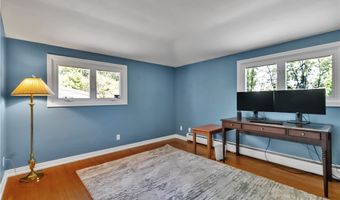 21 Tee Ct, Amherst, NY 14221