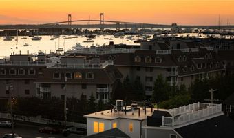 7 Wellington Ave, Newport, RI 02840