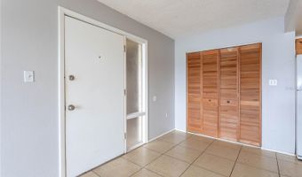618 ORANGE Dr 216, Altamonte Springs, FL 32701