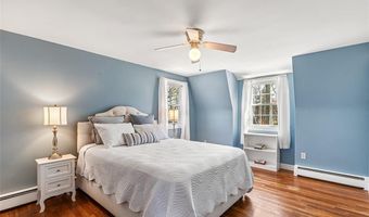 21 Old Chimney Rd, Barrington, RI 02806
