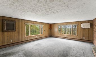 6 Sunrise Rd, Danbury, CT 06810