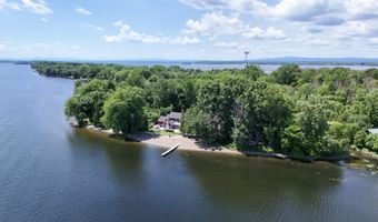 16 Macomber Pt, Alburgh, VT 05440