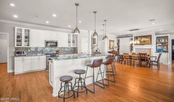 5 Petigru Dr, Beaufort, SC 29902