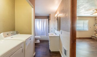 906 TOWNSEND Ave, Aztec, NM 87410