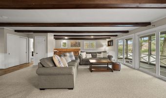 543 Long Shores Dr, Barrington, NH 03825