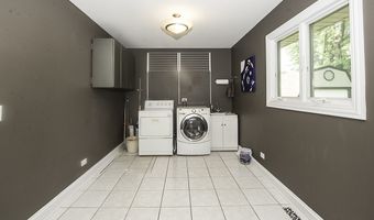 422 Beverly Ave, Addison, IL 60101