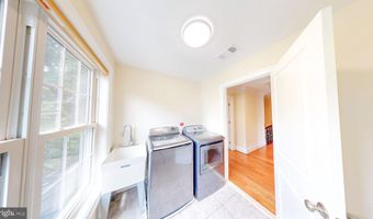 6403 EARLHAM Dr, Bethesda, MD 20817