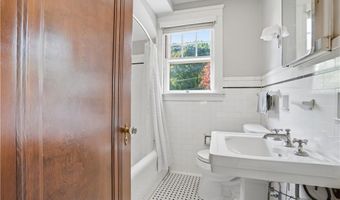 73 Progress St, Lincoln, RI 02865