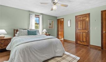 4 Karen Ln, Bristol, RI 02809