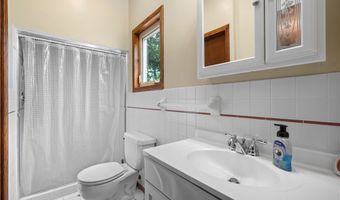 823 Willow Hollow Ct, Amherst, OH 44001