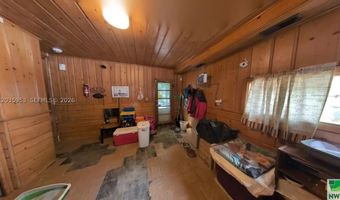 35 Hinshaw St, Arnolds Park, IA 51331