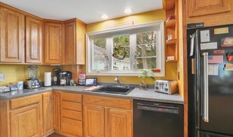 100 Adams Rd, Bloomfield, CT 06002