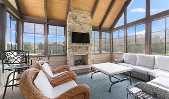 238 Westview Dr, Aurora, OH 44202