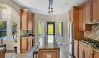 20 Red Brook Xing, Lincoln, RI 02865