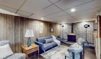 1044 Ellsworth Dr, Akron, OH 44313