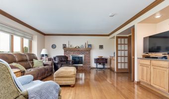 420 Fairway View Dr, Algonquin, IL 60102