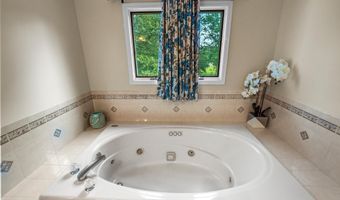 301 BERKLEY Ave, Belle Mead, NJ 08502