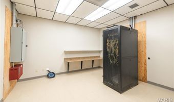 4436 Industrial Dr, Godfrey, IL 62002