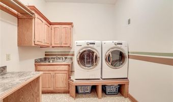 15526 Evans Rd, Basehor, KS 66007