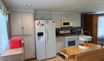 806 Main St, Albany, VT 05820