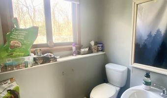 189 Fitchville Rd, Bozrah, CT 06334