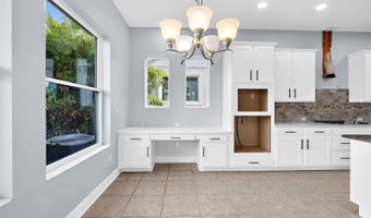 6909 OLD BENTON Dr, Apollo Beach, FL 33572
