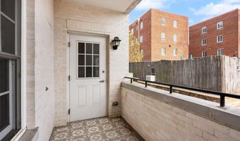 231 N THOMAS St 105, Arlington, VA 22203