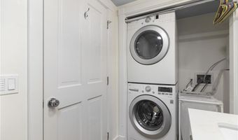 428 Gibbs Ave 4, Newport, RI 02840