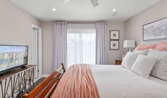 2504 WINDBREAK Dr, Alexandria, VA 22306