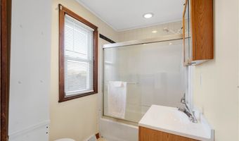 275 Hallam Rd, Amwell, PA 15301