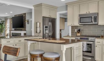 65 Shell St, Beachwood, NJ 08722