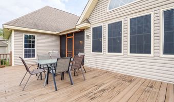 605 Plantation Dr, Adel, GA 31620