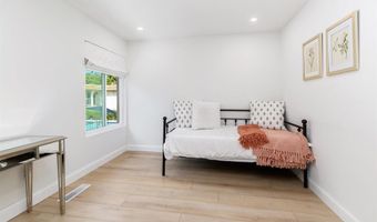 2340 Caringa Way B, Carlsbad, CA 92009