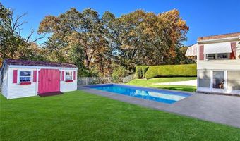 98 Iroquois Rd, Cumberland, RI 02864