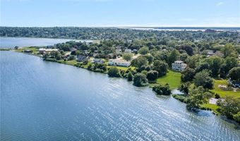 44 Bliss Mine Rd 10, Middletown, RI 02842