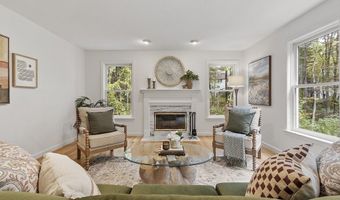 26 Overlook Dr, Acton, MA 01720