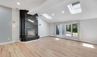 16 Perona Rd, Andover, NJ 07821