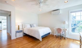 573 Wolcott Ave, Middletown, RI 02842