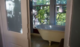 66 Weaver St, Baxley, GA 31513