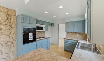 835 12TH St, Bandon, OR 97411