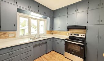 246 E Rooney Ave, Appleton, MN 56208