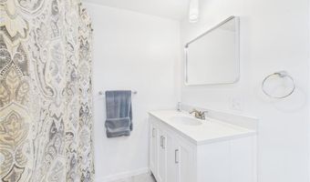 34 Beach Plum Rd, Narragansett, RI 02882