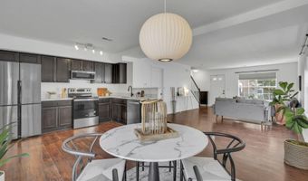 120 Gifford Rd, Columbus, OH 43235