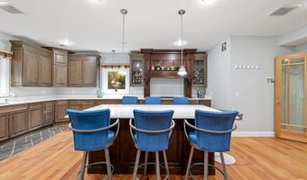 7230 BEVERLY St, Annandale, VA 22003