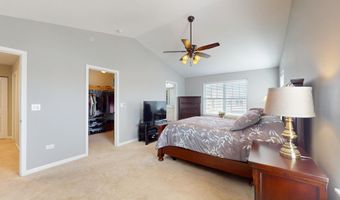 3221 N Heritage Ln, Arlington Heights, IL 60004