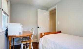 18 Sylvan Ter, Newport, RI 02840
